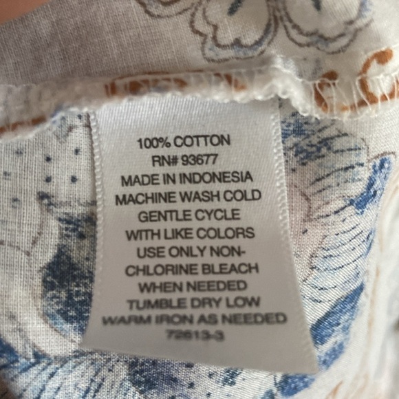 a.n.a Floral Blue And White Sleeveless Buttoned Down Tank Blouse - Picture 6 of 6